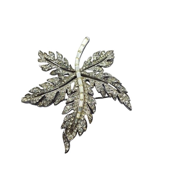 Vintage Signed Crown Trifari Rhinestone Pave Leaf Brooch (A1479) - Picture 3 of 6